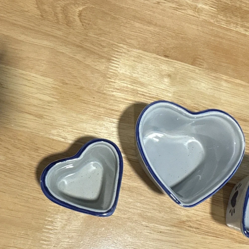 3 Adorable Crock-like Heart-Shaped and patterned Bowls Gray/Blue Glossy